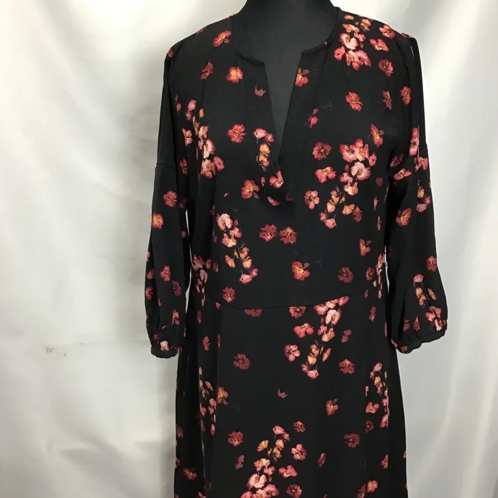 Long Sleeved Floral Dress - Picture 9 of 11